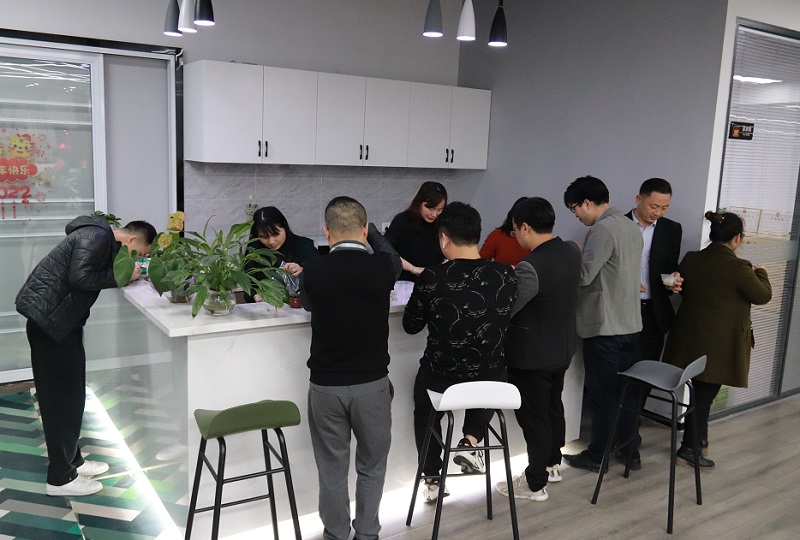 冬至湯圓餃子情，華邦瀛溫暖一家親